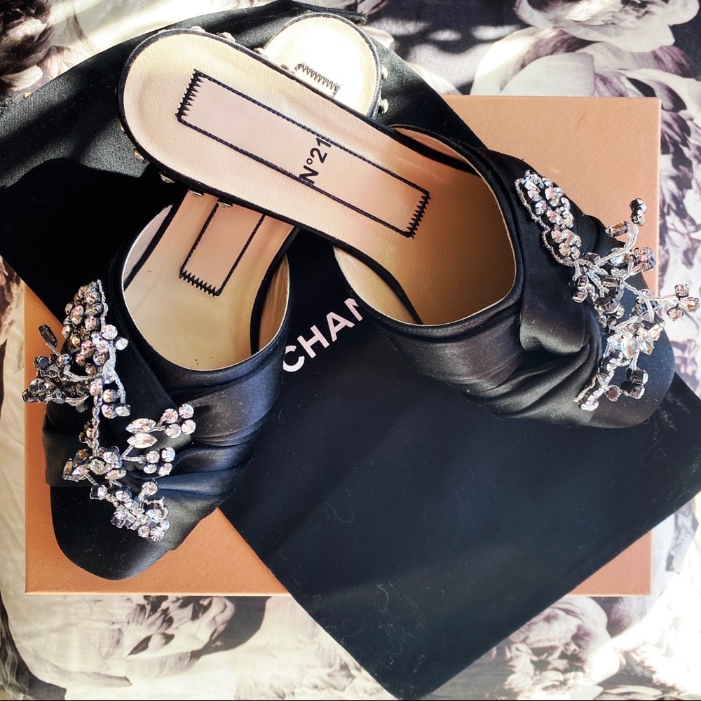 No 21 Raso Spalmato Satin Heels black with silver sequin rhinestones